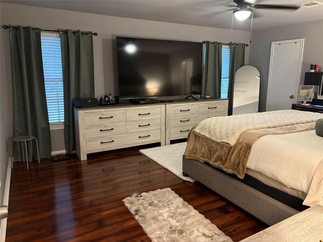 18510 Point Lookout Drive, Houston, TX 77058