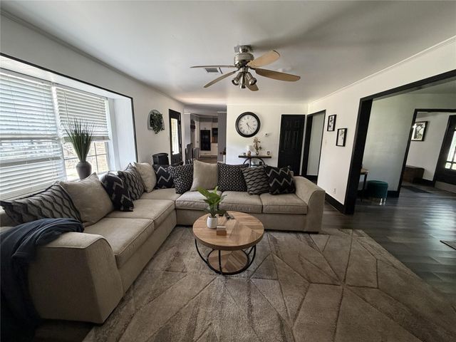 18510 Point Lookout Drive, Houston, TX 77058