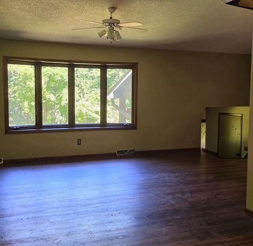 28957 Linden Avenue, Lindstrom, MN 55045