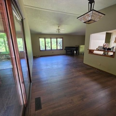 28957 Linden Avenue, Lindstrom, MN 55045