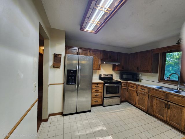 28957 Linden Avenue, Lindstrom, MN 55045