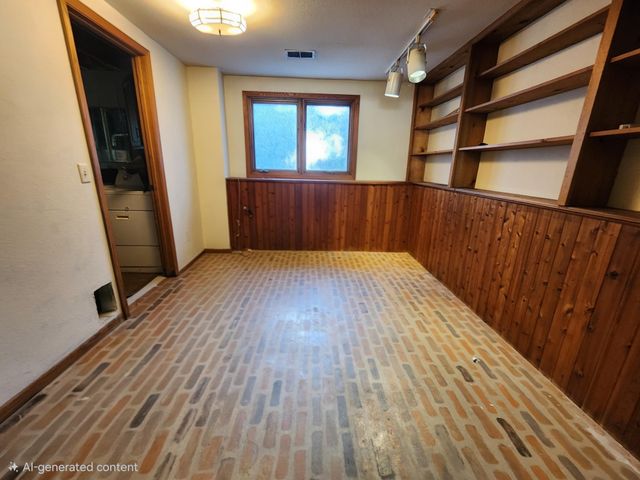 28957 Linden Avenue, Lindstrom, MN 55045