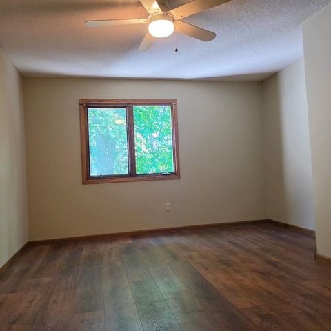 28957 Linden Avenue, Lindstrom, MN 55045