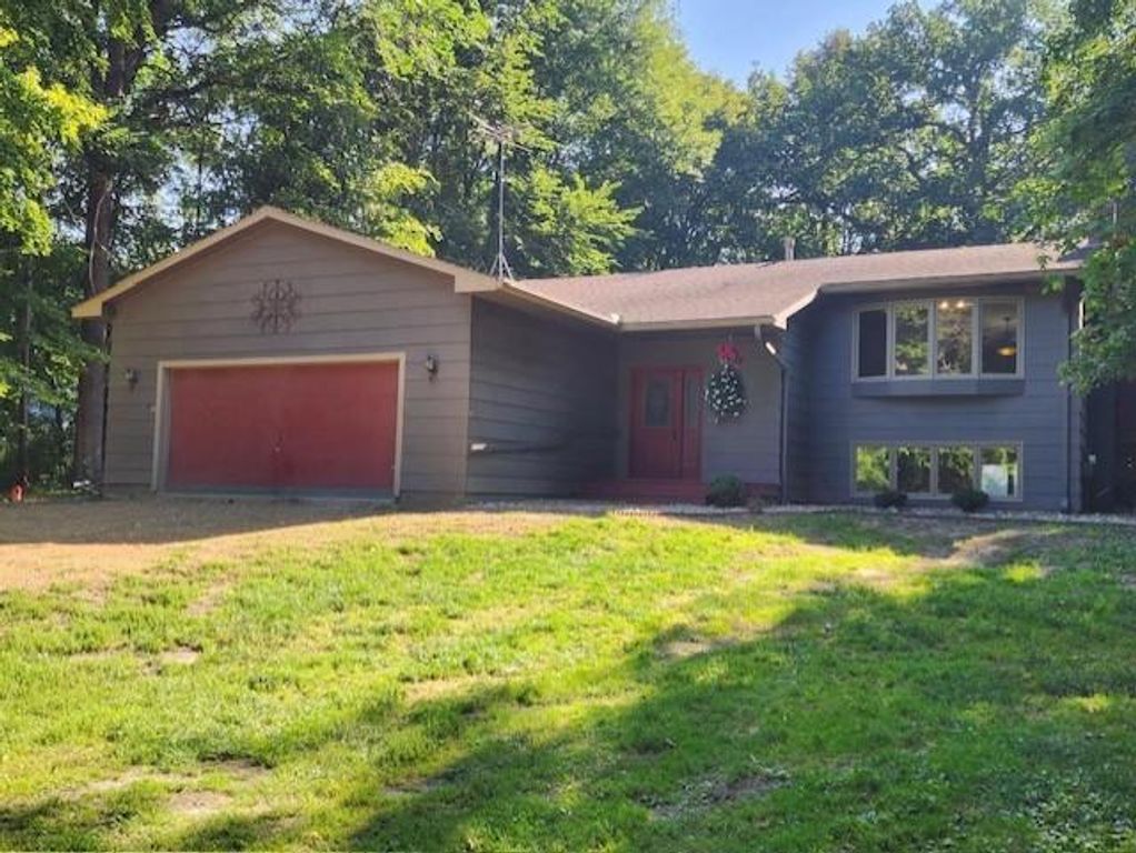 28957 Linden Avenue, Lindstrom, MN 55045 — photo 2