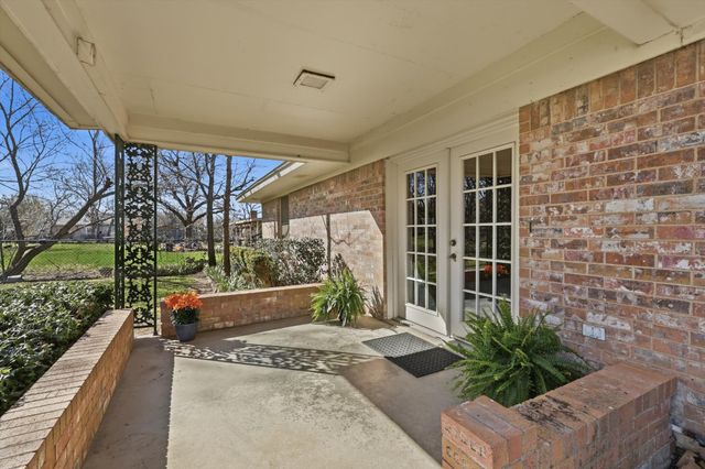 412 N Cummings Drive, Alvarado, TX 76009