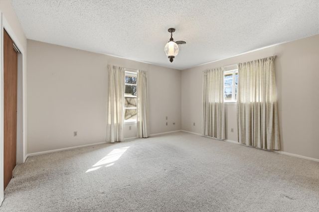 412 N Cummings Drive, Alvarado, TX 76009