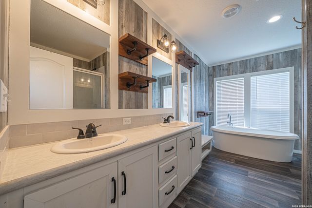 3433 Gander Slough, Kingsbury, TX 78638