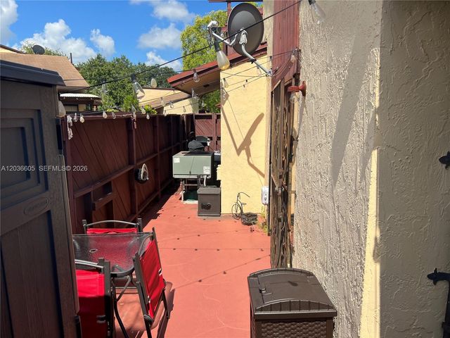 6631 SW 137th Ct 5C, Miami, FL 33183