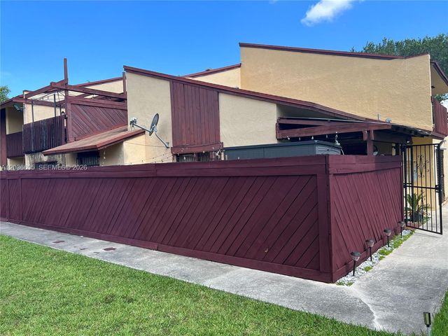 6631 SW 137th Ct 5C, Miami, FL 33183