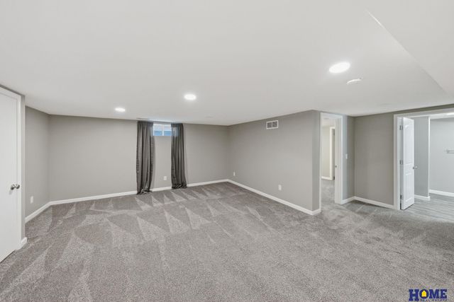 6701 Adams Street, Lincoln, NE 68507