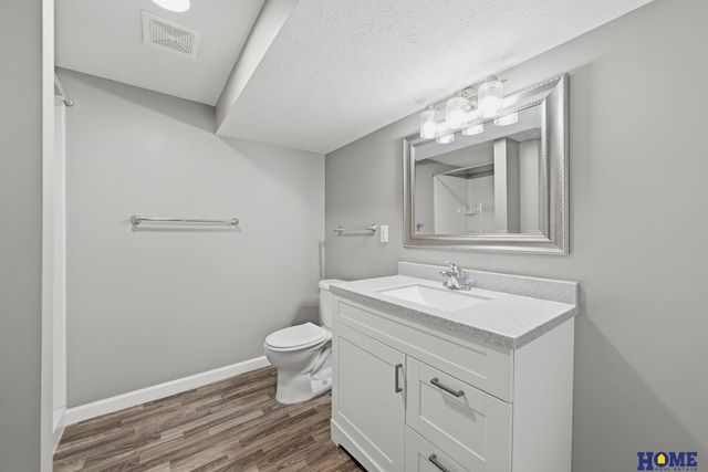 6701 Adams Street, Lincoln, NE 68507