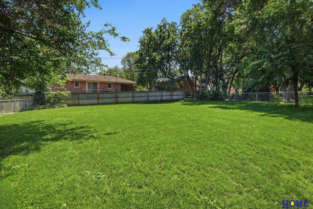 6701 Adams Street, Lincoln, NE 68507