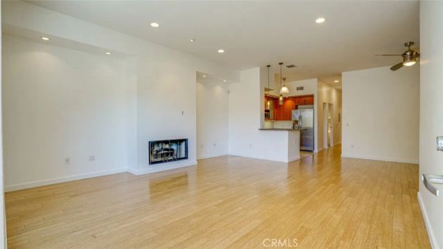 4705 Whitsett 106, Studio City, CA 91604