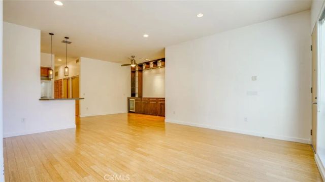 4705 Whitsett 106, Studio City, CA 91604