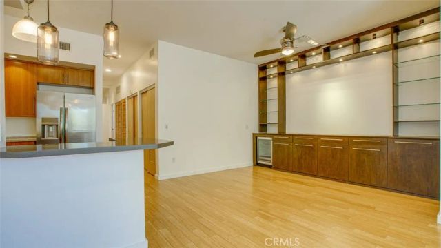 4705 Whitsett 106, Studio City, CA 91604