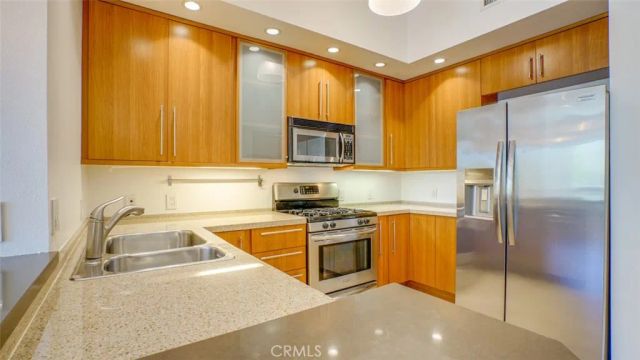 4705 Whitsett 106, Studio City, CA 91604