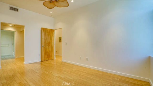 4705 Whitsett 106, Studio City, CA 91604