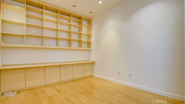 4705 Whitsett 106, Studio City, CA 91604