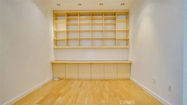 4705 Whitsett 106, Studio City, CA 91604