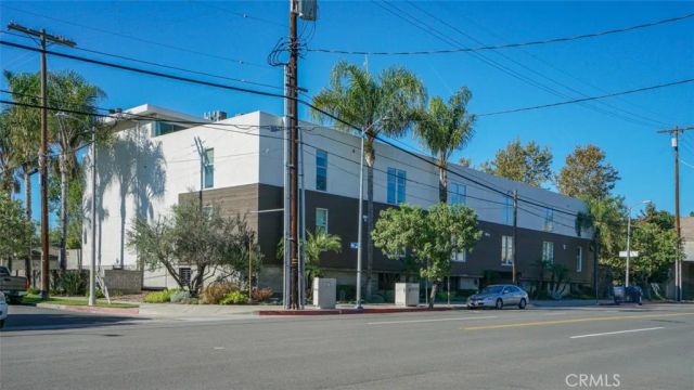 4705 Whitsett 106, Studio City, CA 91604