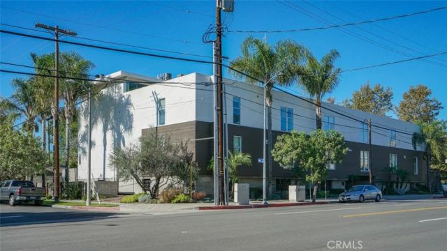 4705 Whitsett 106, Studio City, CA 91604