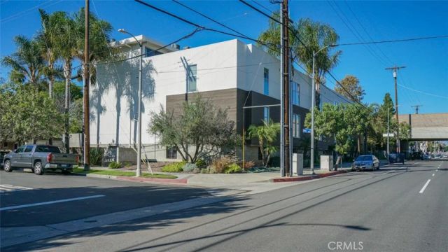 4705 Whitsett 106, Studio City, CA 91604