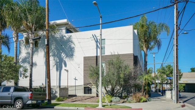 4705 Whitsett 106, Studio City, CA 91604