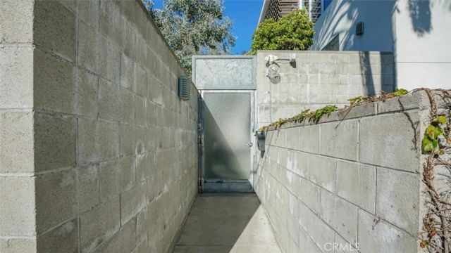 4705 Whitsett 106, Studio City, CA 91604