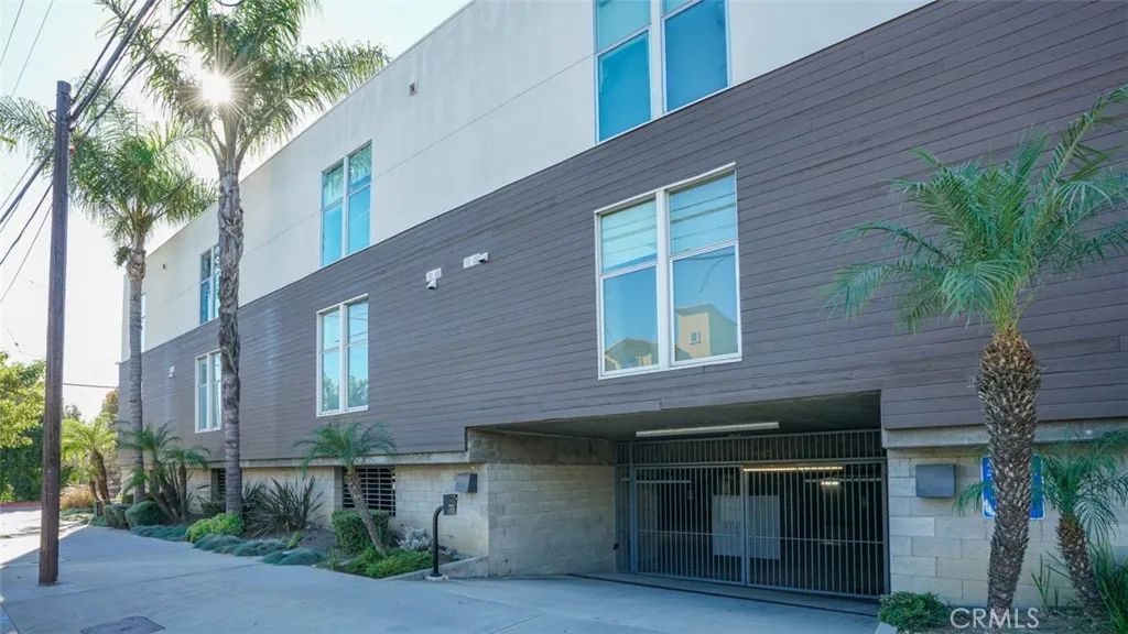 4705 Whitsett 106, Studio City, CA 91604