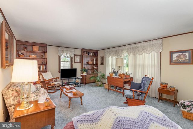 112 SANFORD AVE, Hanover, PA 17331