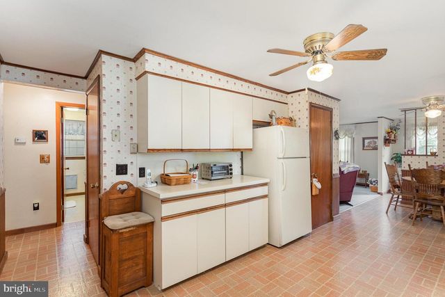 112 SANFORD AVE, Hanover, PA 17331