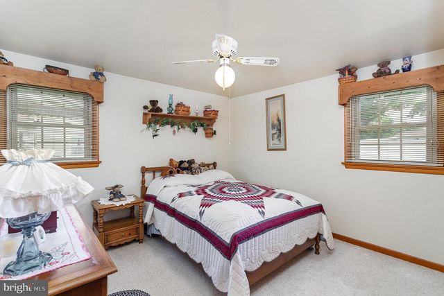112 SANFORD AVE, Hanover, PA 17331