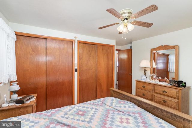 112 SANFORD AVE, Hanover, PA 17331