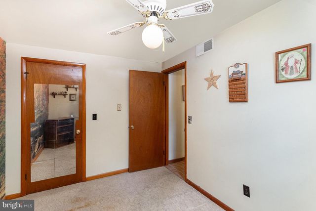 112 SANFORD AVE, Hanover, PA 17331