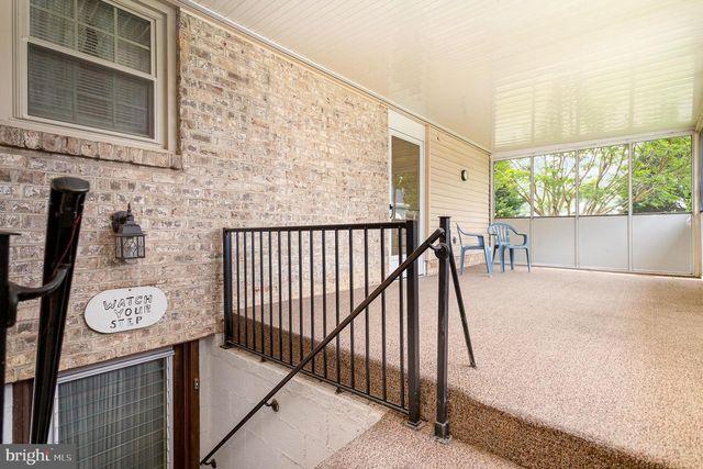 112 SANFORD AVE, Hanover, PA 17331