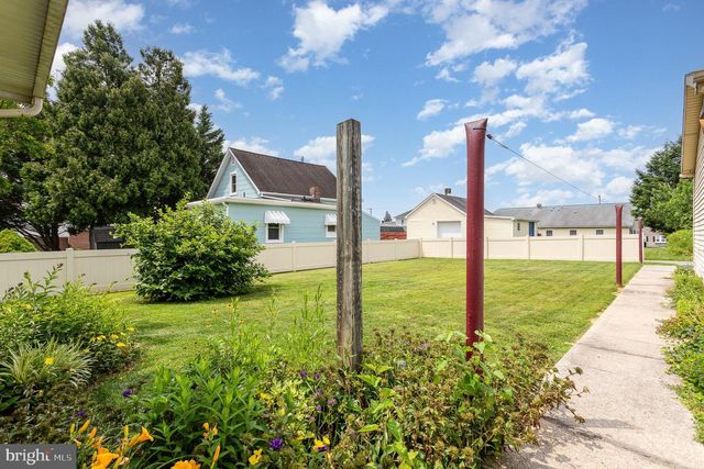 112 SANFORD AVE, Hanover, PA 17331