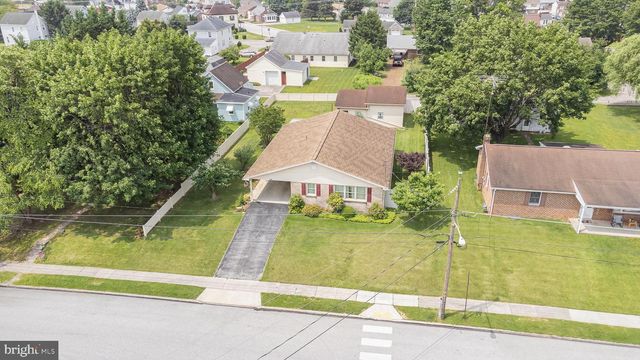 112 SANFORD AVE, Hanover, PA 17331