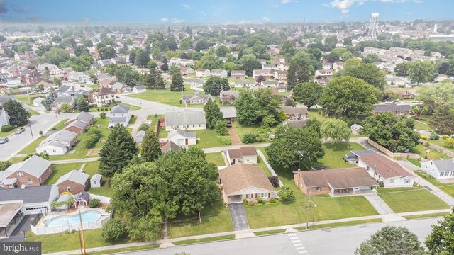 112 SANFORD AVE, Hanover, PA 17331