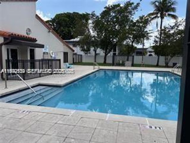 6155 NW 186th St 207, Hialeah, FL 33015