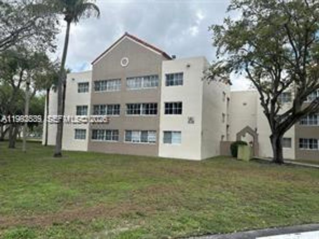 6155 NW 186th St 207, Hialeah, FL 33015