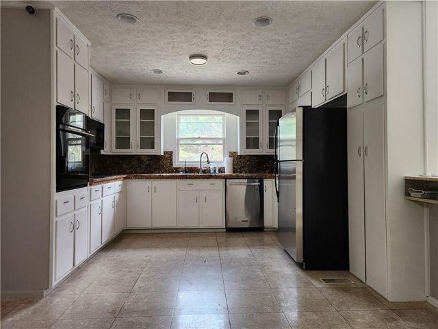 2959 Pine Hill Drive NW, Kennesaw, GA 30144