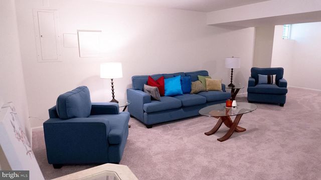 100 BLACKPOWDER LN, Fort Washington, MD 20744