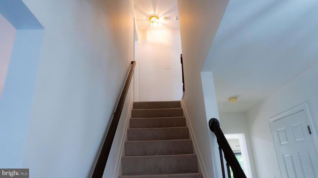 100 BLACKPOWDER LN, Fort Washington, MD 20744