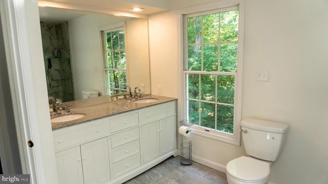 100 BLACKPOWDER LN, Fort Washington, MD 20744