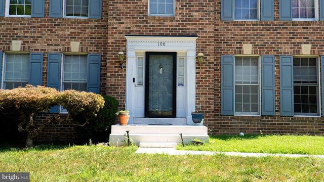 100 BLACKPOWDER LN, Fort Washington, MD 20744