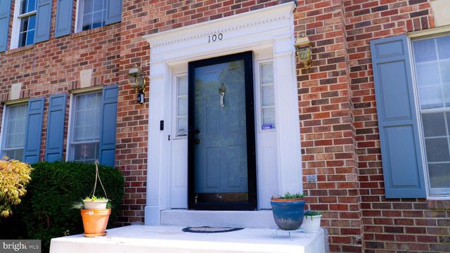 100 BLACKPOWDER LN, Fort Washington, MD 20744