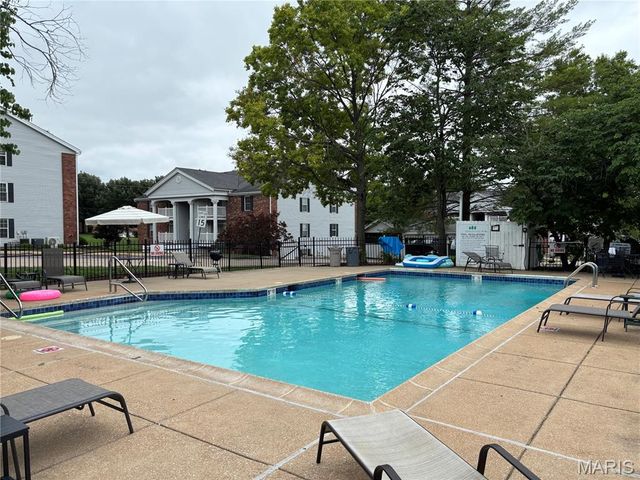 1935 Marine Terrace Drive J, Maryland Heights, MO 63146