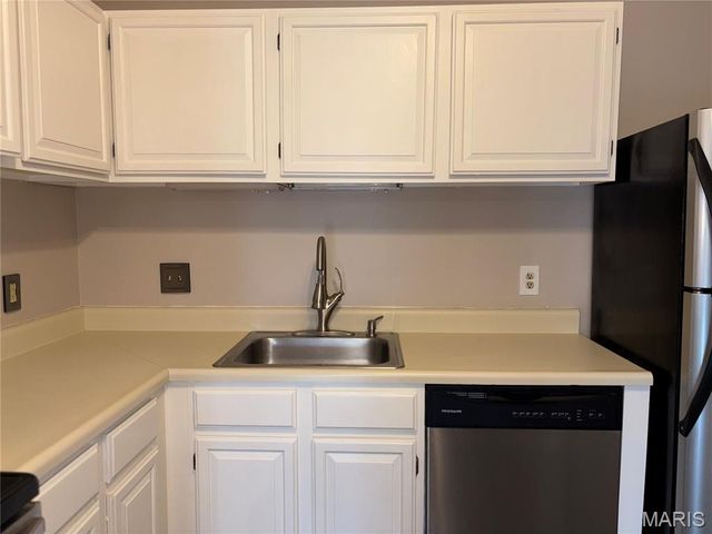 1935 Marine Terrace Drive J, Maryland Heights, MO 63146