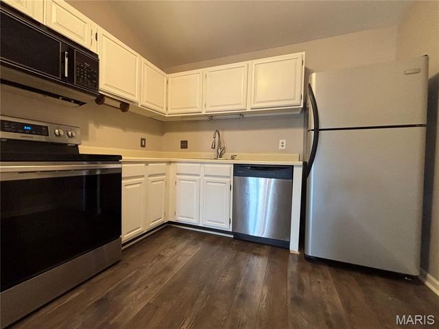 1935 Marine Terrace Drive J, Maryland Heights, MO 63146
