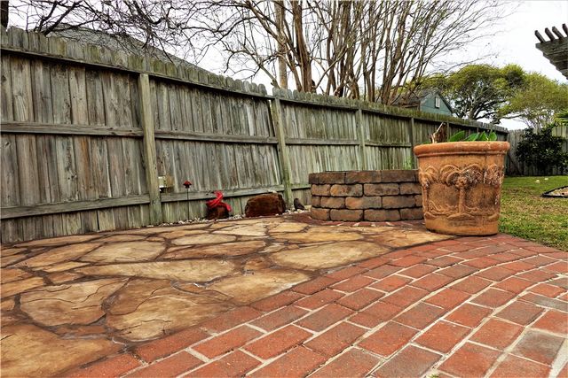 204 Sandpiper Dr, Portland, TX 78374